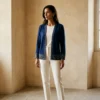 cardigan-azul-marino-mujer-cuerpo-completo Chaleco Hilo Azul Marino · Cardigan Mujer · Yordall
