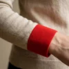 cardigan-beige-manga-roja-mujer-detalle-puno Chaleco Bicolor Beige y Rojo · Manga Larga · Yordall
