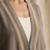 chaleco-largo-alpaca-taupe-detalle-ribete-rayas-yordall chaleco largo lana alpaca mujer chile
