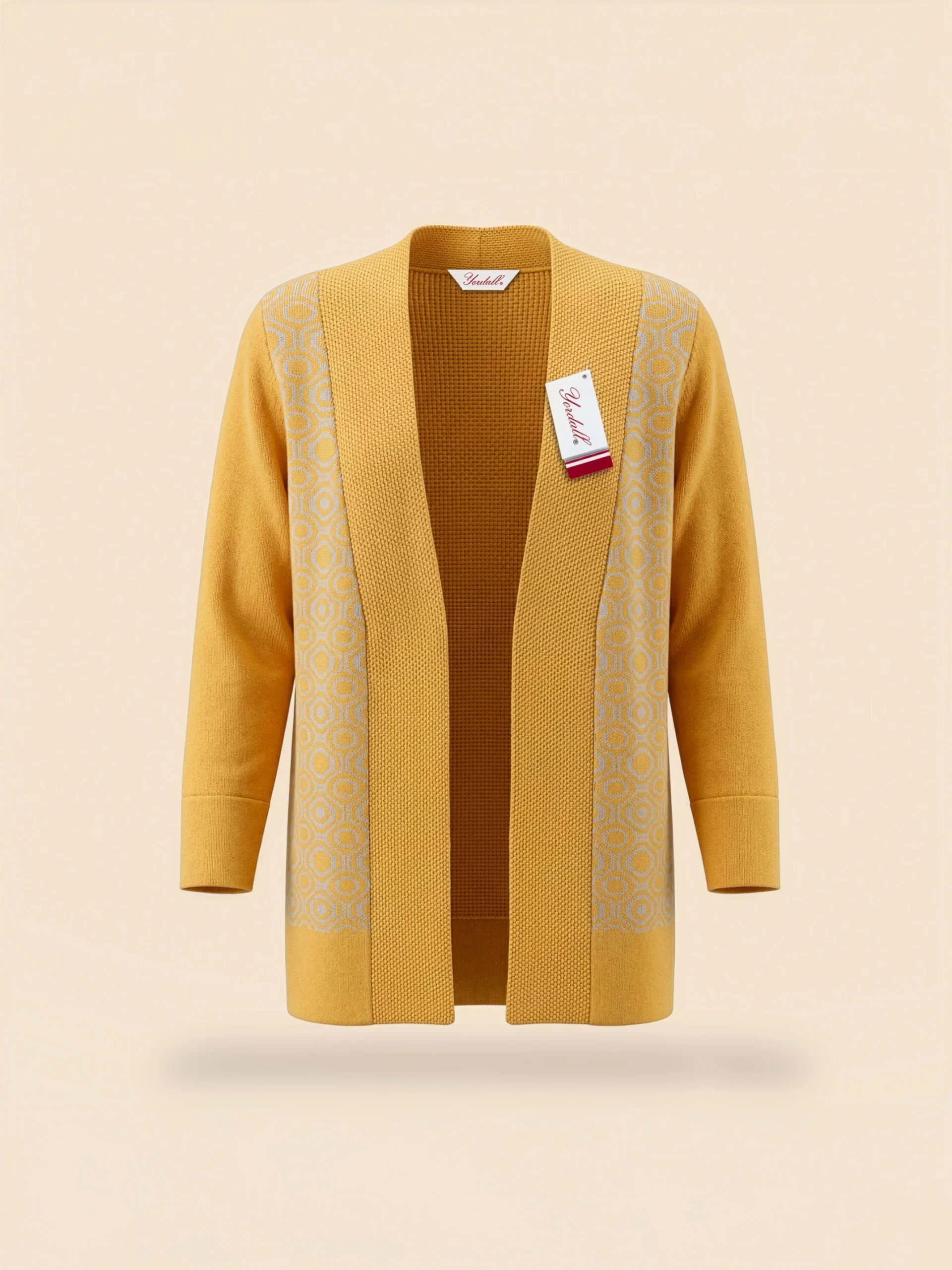 Cardigan largo mostaza de lana y alpaca para mujer sobre fondo crema – Yordall Chile